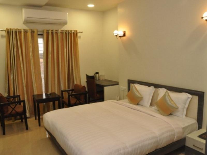Townhouse Oak Hotel The Sudesh Rāipur Buitenkant foto